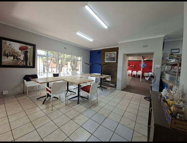 250M² RESTAURANT FOR SALE IN THREE RIVERS
